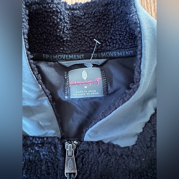 Free People Tournament Fleece black/gray NWOT size M - Picture 5 of 10